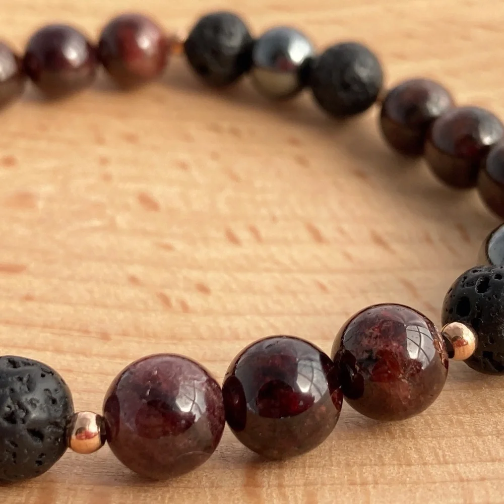 𝅺Garnet and Lava Stretch Beaded Bracelet